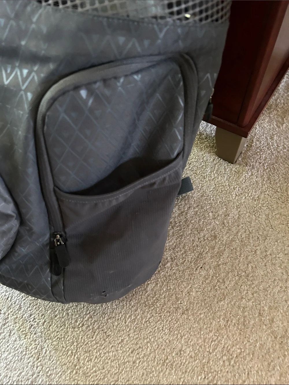 Point3 basketball bag.  Grey
